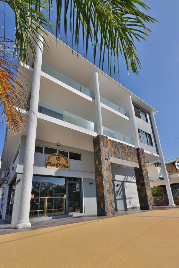 Oceanbreeze Apartments Mont Choisy Exterior photo